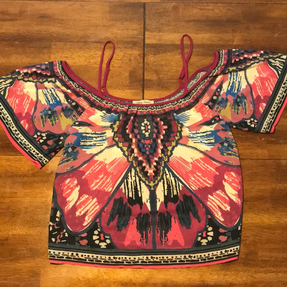 Flying tomato cold shoulder top